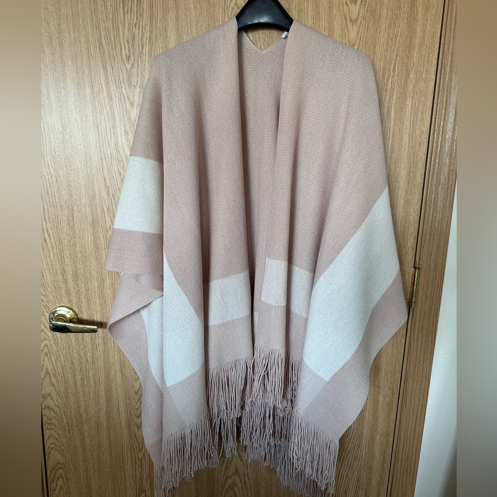 New BCBGeneration Blush White Knit Sweater Poncho Women’s OS